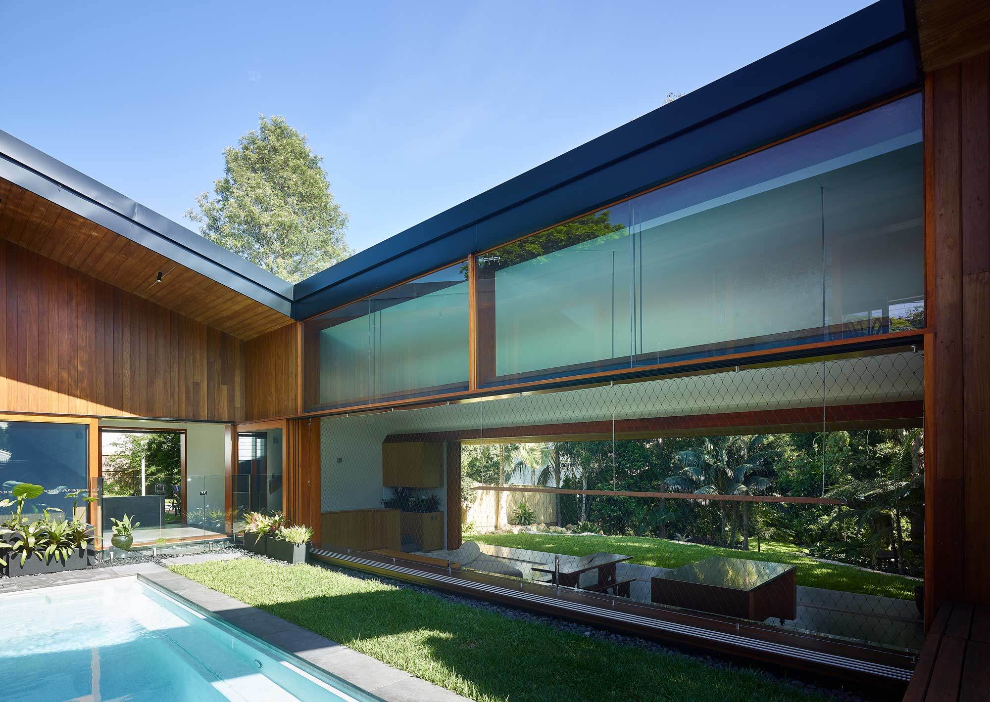 Bramston Street Residence - Pool View 01